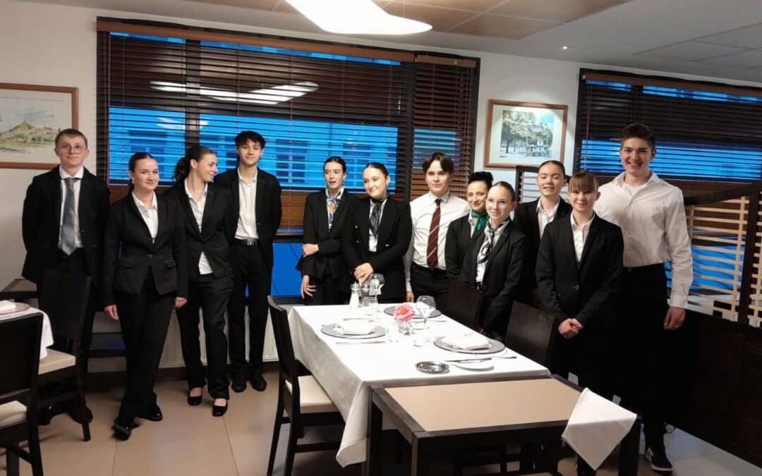 Accueil de Thomas CITERIN au lycée pour une prestation avec les 1STHR