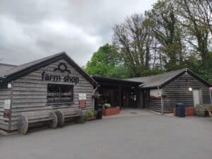 1000037398 - Mention Événement Espaces Événementiels et Volumes de Communication