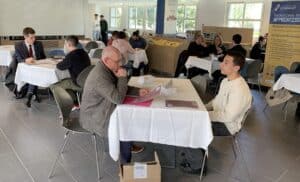 IMG 9924 - Un Premier Job Dating Couronné de Succès : le Lycée Hôtelier Le Paraclet Réunit 10 Entreprises et Plus de 80 Élèves
