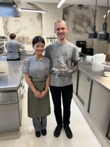 Le My avec Justinas Chef du restaurant bistronomique Horses 14 jpg - Mention Événement Espaces Événementiels et Volumes de Communication