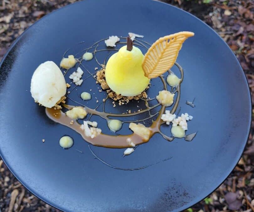 Desserts en trompe-l’œil : créations autour de la poire et du caramel