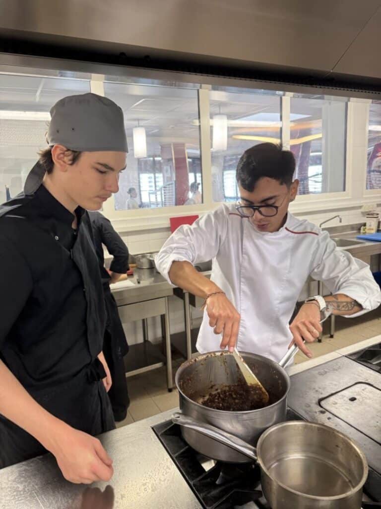 IMG 0083 - Mention Événement Espaces Événementiels et Volumes de Communication Rencontre avec Mélanie Cornic et David Barbosa – Projet Origo