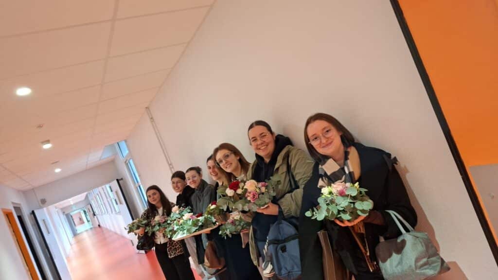 6529bd85 564b 4d7c a6c4 a7b05bff158f - Mention Événement Espaces Événementiels et Volumes de Communication Atelier de compositions florales et décorations de Noël