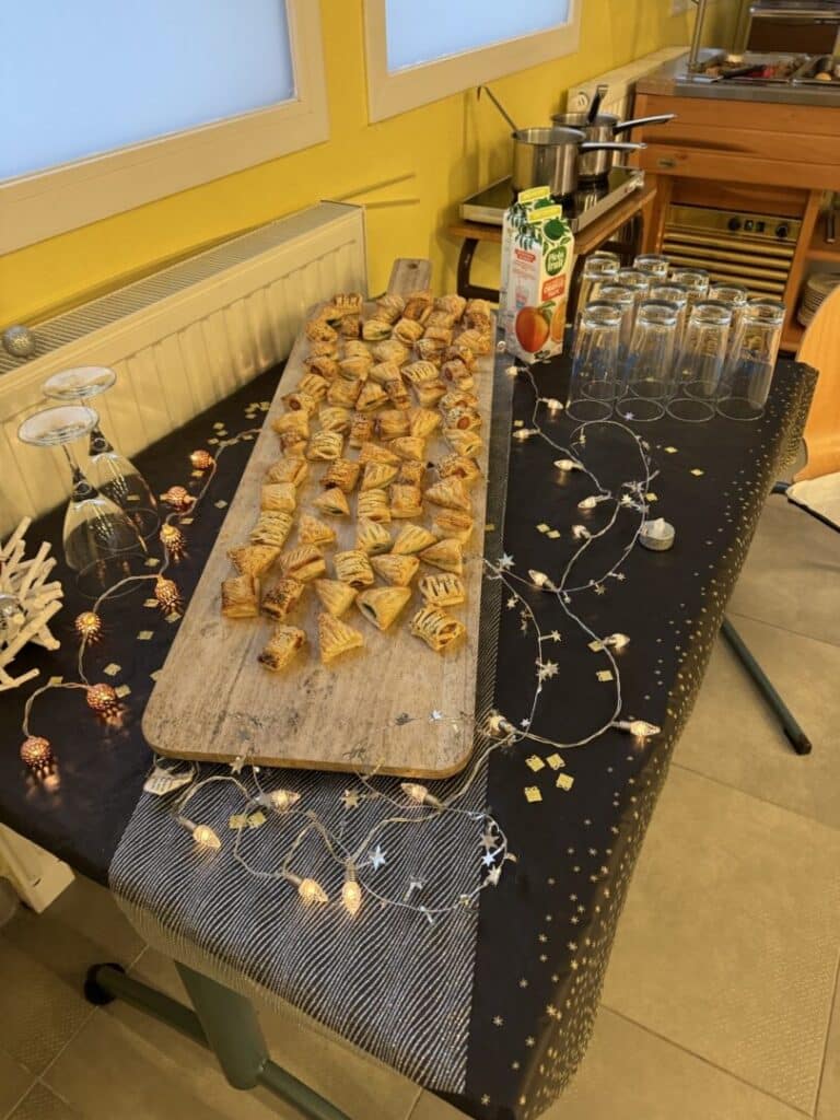 IMG 0478 - Mention Événement Espaces Événementiels et Volumes de Communication Un repas de Noël convivial au lycée Le Paraclet