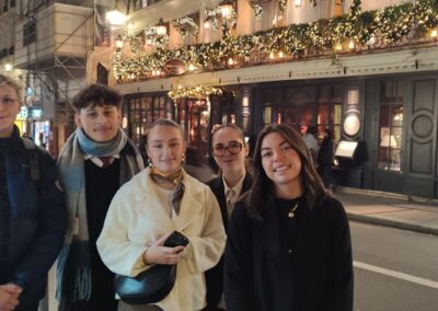 1000027806 - Journée parisienne sous le signe de la gastronomie, du prestige et de la cohésion