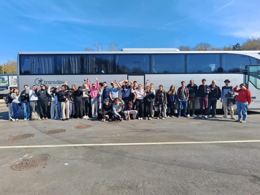 1000036563 - Accueil Départ de Bordeaux et retour en Bretagne