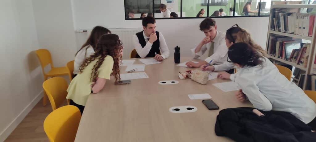 1000037551 - Accueil Collaboration réussie entre MAN Hôtellerie et BTS SAM