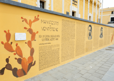manifesto sul muro - Journée de l’Europe : une rencontre à distance entre nos élèves et deux artistes italiens