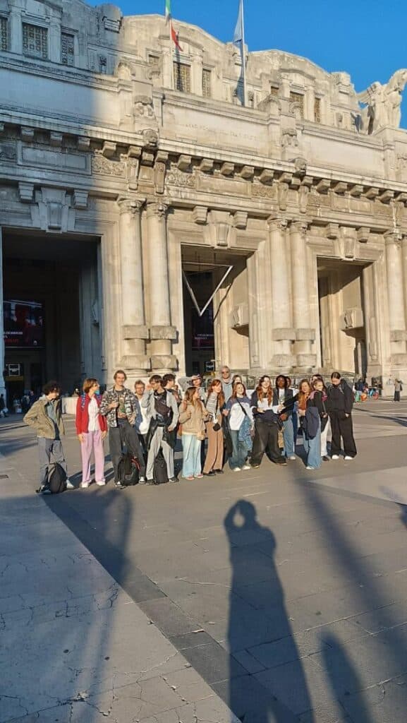 1000027614 - Accueil Les étudiants de 2e année de DNMADe Numérique en voyage d’étude à Milan