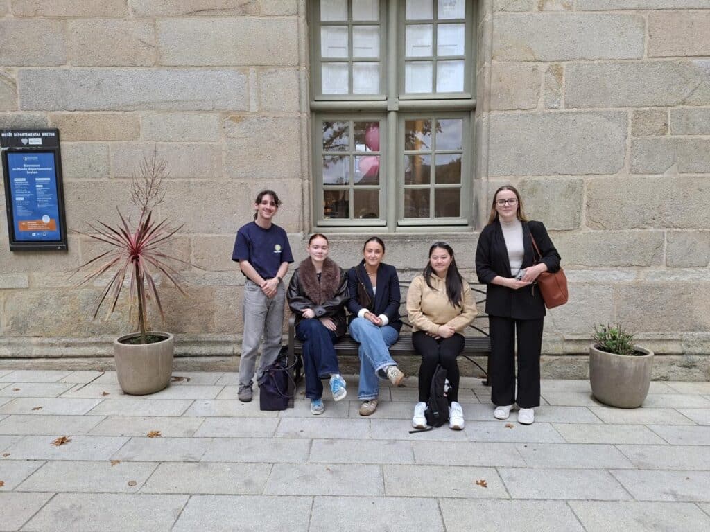 1000029962 - Accueil Les étudiants de BTS MHR à la découverte du patrimoine touristique et culturel de Quimper